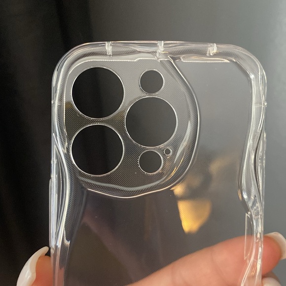 iPhone 15 pro flexible clear case - Picture 3 of 6